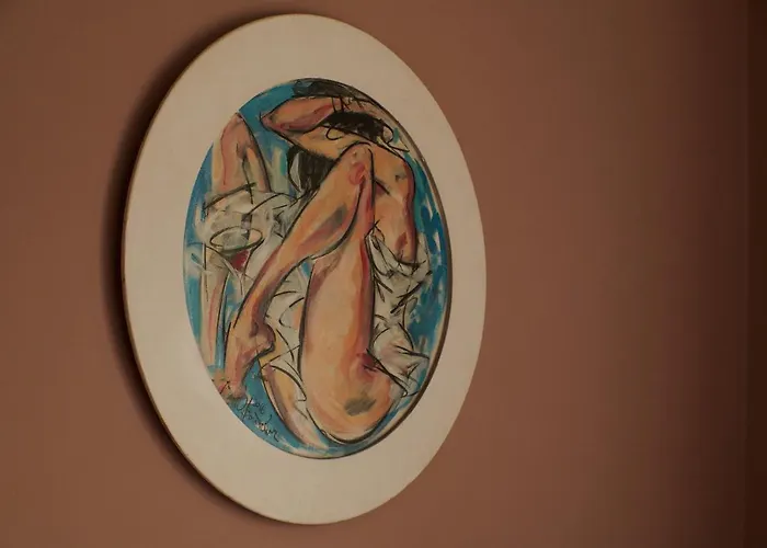 بيت شباب Old إلفيف